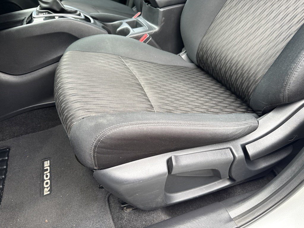 Used 2019 Nissan Rogue S FWD image 16