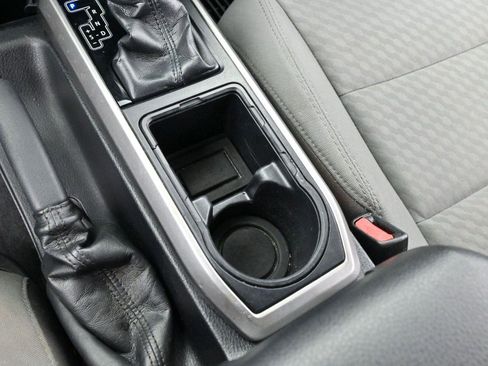 Used 2020 Toyota Tacoma SR5 image 18