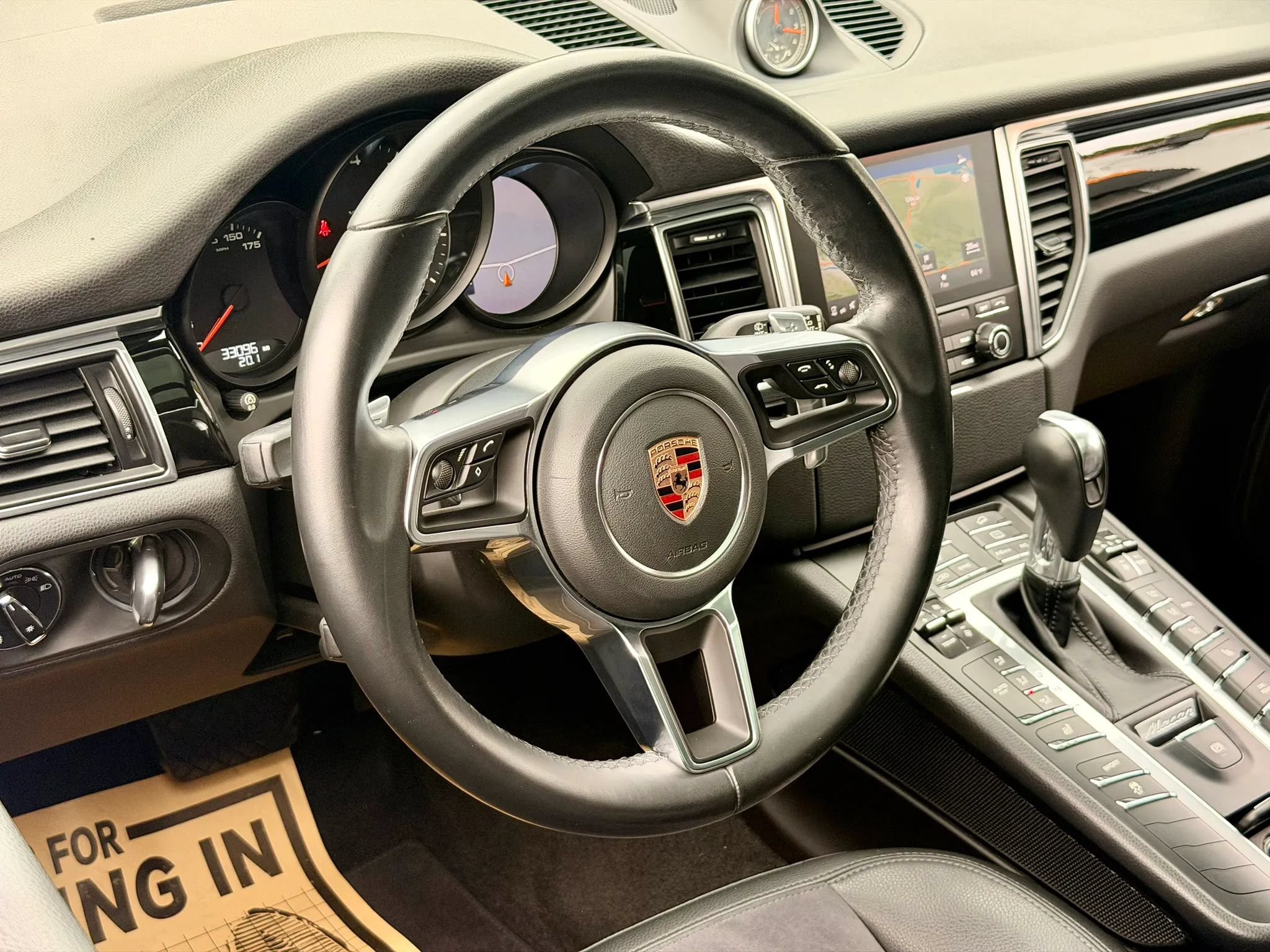 Used 2017 Porsche Macan AWD/4WD image 33