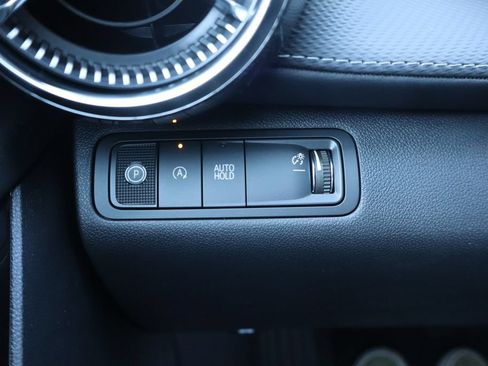 New 2027 Chevrolet Equinox LT w/ Convenience Package II FWD image 16