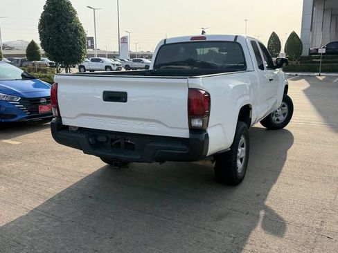 Used 2018 Toyota Tacoma SR RWD image 5