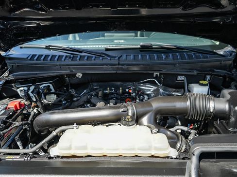 Used 2023 Ford Expedition XLT image 25