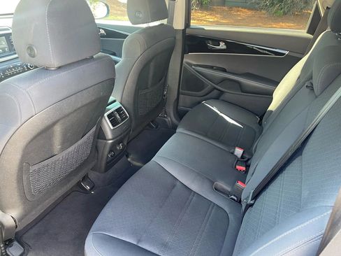 Used 2020 Kia Sorento LX Sport Utility 4D image 12