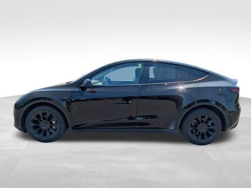 Used 2023 Tesla Model Y Long Range AWD/4WD image 4