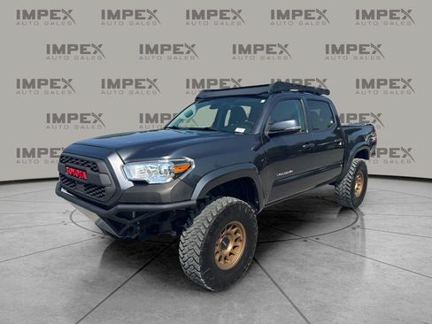 Used 2023 Toyota Tacoma SR5 w/ Technology Package AWD/4WD image 1