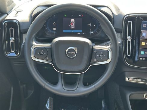 Used 2025 Volvo XC40 B5 Core w/ Protection Package Premier image 37