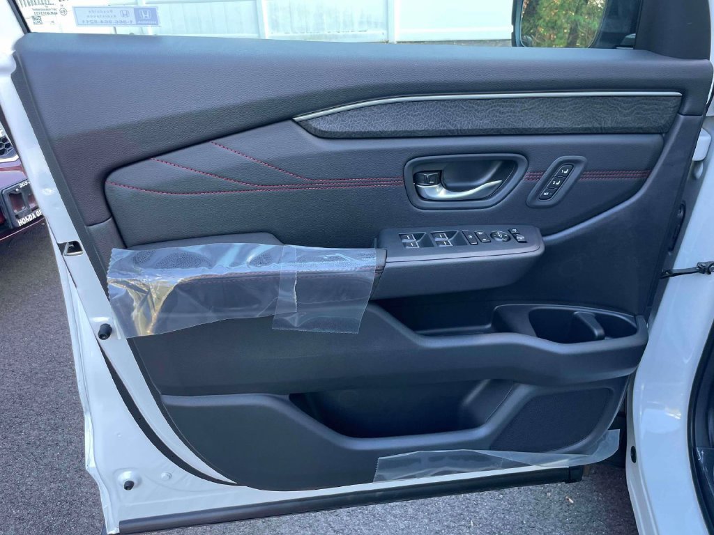New 2026 Honda Pilot Black Edition image 16