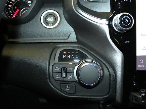 New 2026 RAM 1500 Big Horn AWD/4WD image 13