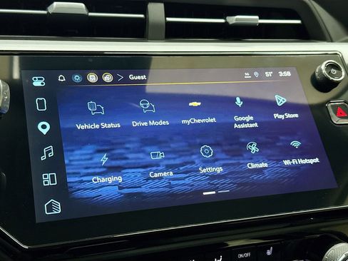 New 2027 Chevrolet Bolt LT w/ Comfort Package FWD image 18