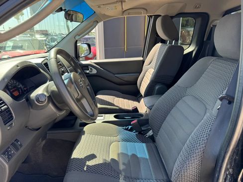 Used 2011 Nissan Frontier SV RWD image 14