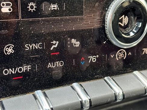 Used 2024 GMC Acadia Elevation image 30