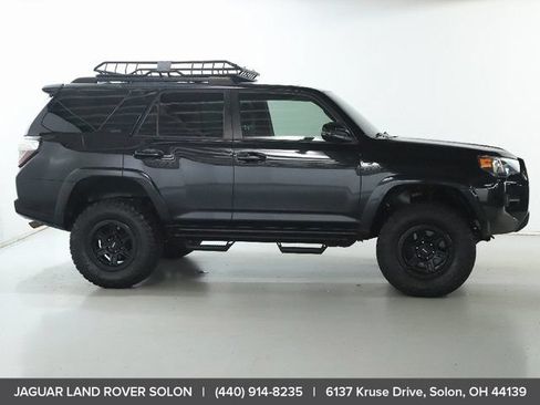 Used 2021 Toyota 4Runner SR5 Premium w/ Moonroof Package AWD/4WD image 10