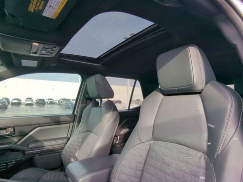 Used 2025 Toyota 4Runner TRD Off-Road Premium image 10