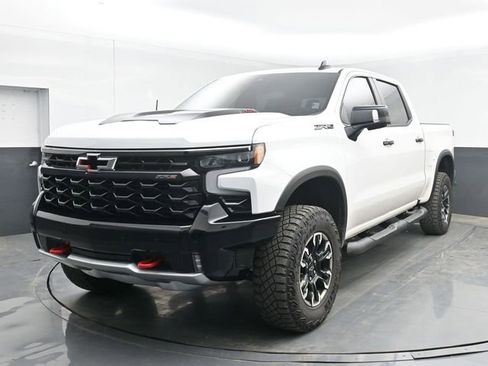 Used 2025 Chevrolet Silverado 1500 ZR2 w/ Technology Package AWD/4WD image 10
