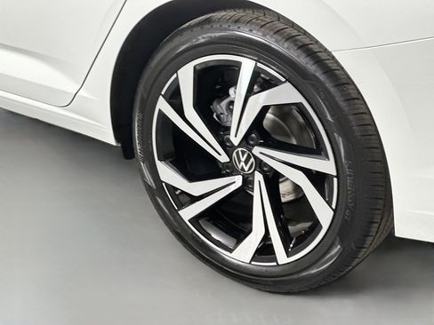 Certified 2025 Volkswagen Jetta SEL image 7