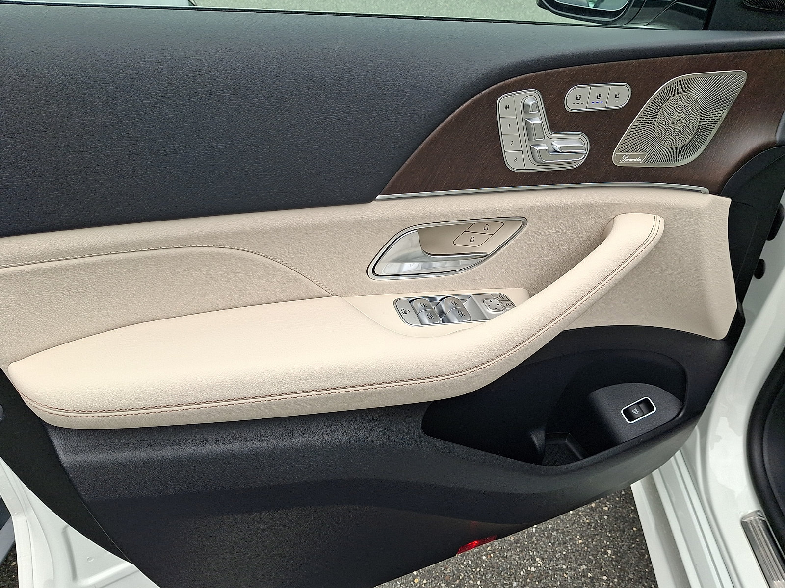 New 2027 Mercedes-Benz GLS 450 4MATIC image 7