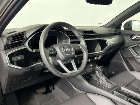 Certified 2025 Audi Q3 2.0T Premium w/ Convenience Package AWD/4WD image 3