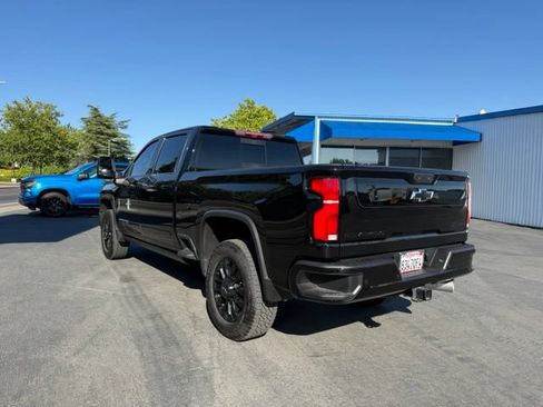 Used 2025 Chevrolet Silverado 2500 High Country w/ High Country Premium Package AWD/4WD image 8