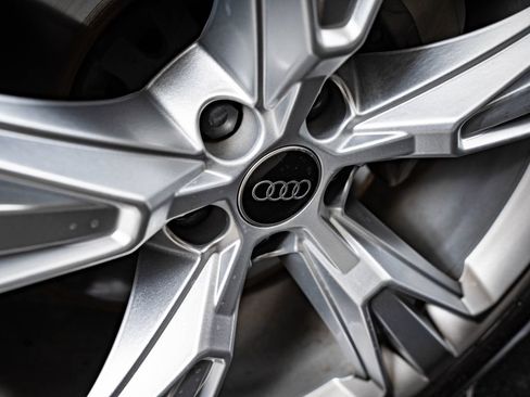 Used 2022 Audi Q8 Premium Plus AWD/4WD image 8
