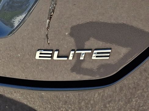 Used 2023 Honda Pilot Elite image 34
