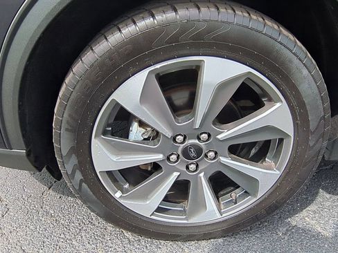Used 2023 Ford Escape Platinum AWD/4WD image 32