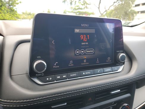 Certified 2023 Nissan Rogue S image 23