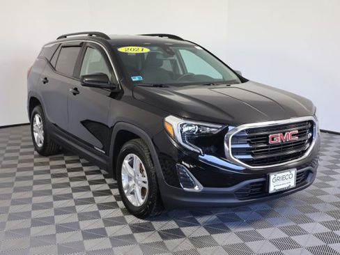 Used 2021 GMC Terrain SLE w/ Driver Convenience Package image 1