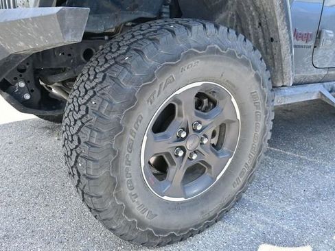 Used 2022 Jeep Gladiator Rubicon AWD/4WD image 7