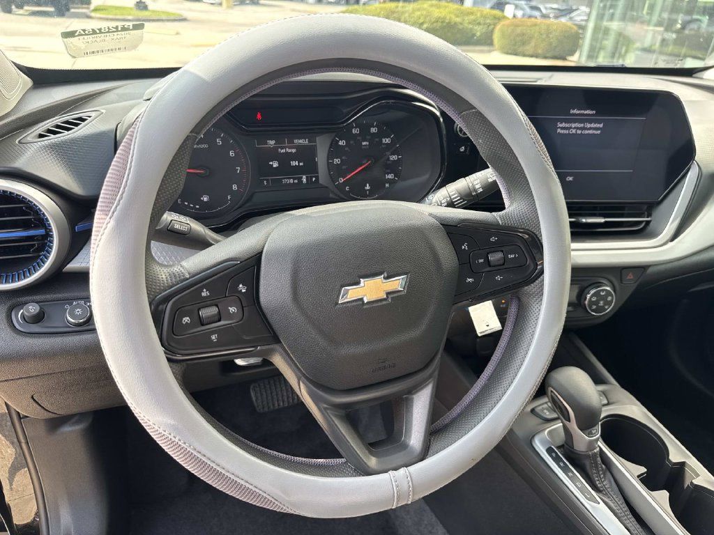 Used 2024 Chevrolet Trax LS FWD image 21
