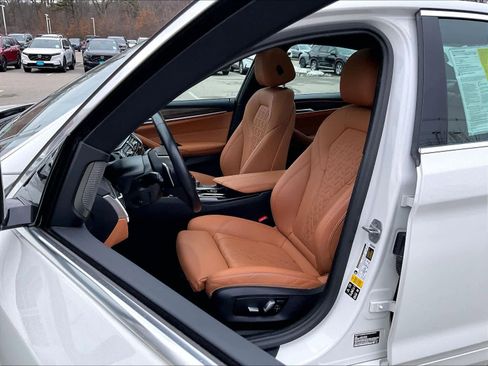 Used 2023 BMW 530i xDrive w/ Premium Package image 10