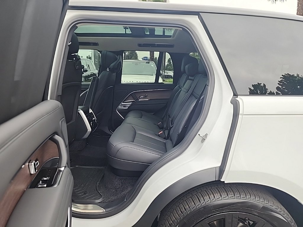 New 2027 Land Rover Range Rover SE AWD/4WD image 13