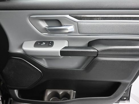 Used 2019 RAM 1500 Big Horn AWD/4WD image 46