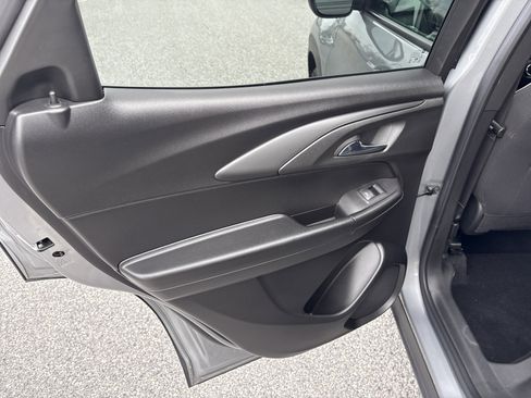 Used 2023 Chevrolet TrailBlazer LT w/ Convenience Package image 12