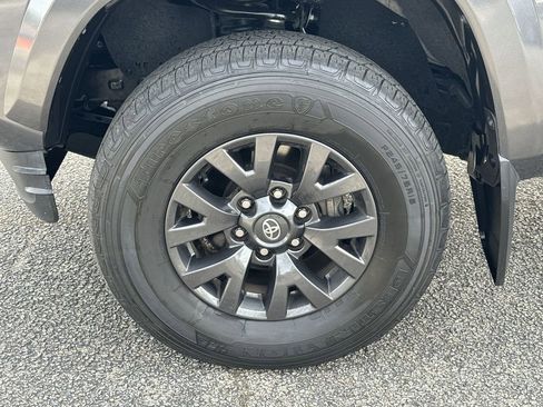 Used 2021 Toyota Tacoma SR5 w/ Blackout Package (TMS) image 10