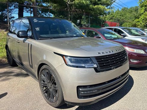 Used 2024 Land Rover Range Rover SE AWD/4WD image 8