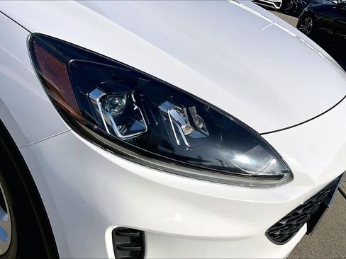 Used 2021 Ford Escape SE image 26