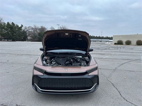 Used 2026 Toyota Crown Platinum image 19