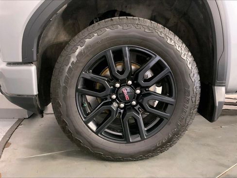 Used 2024 GMC Sierra 1500 Pro w/ Graphite Edition AWD/4WD image 9