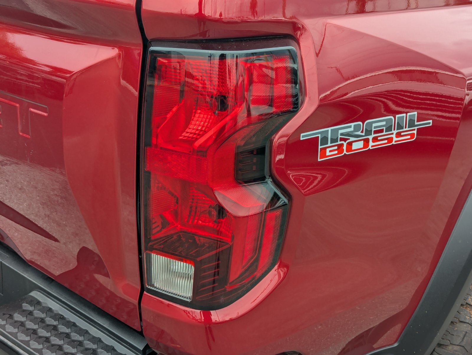 Used 2023 Chevrolet Colorado Trail Boss w/ Technology Package AWD/4WD image 11