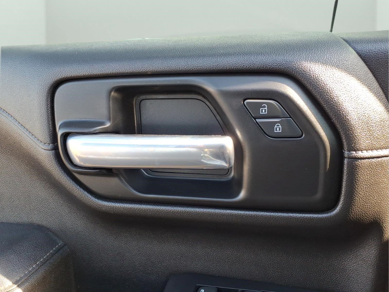Used 2020 Chevrolet Silverado 1500 RST AWD/4WD image 15