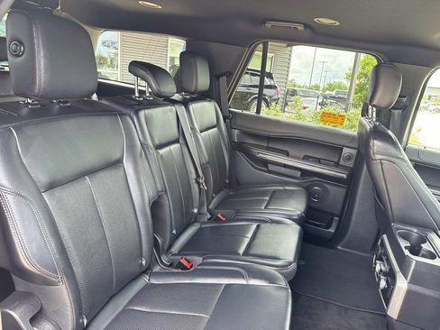 Used 2019 Ford Expedition XLT w/ Equipment Group 202A RWD image 13