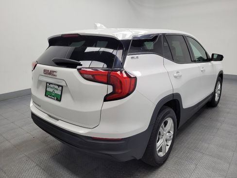 Used 2020 GMC Terrain SLE w/ LPO, Floor Liner Package FWD image 9