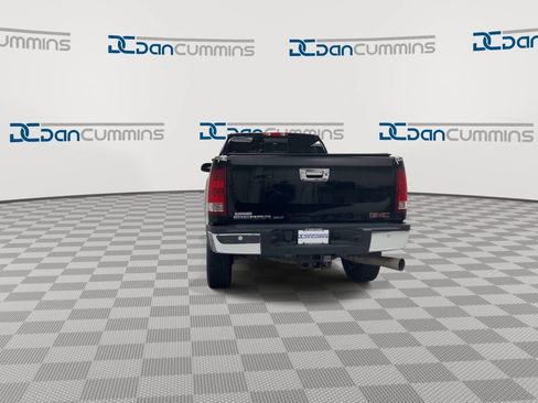 Used 2011 GMC Sierra 2500 SLT w/ Entertainment Package AWD/4WD image 7