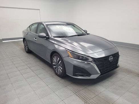 Used 2023 Nissan Altima 2.5 SV FWD image 13