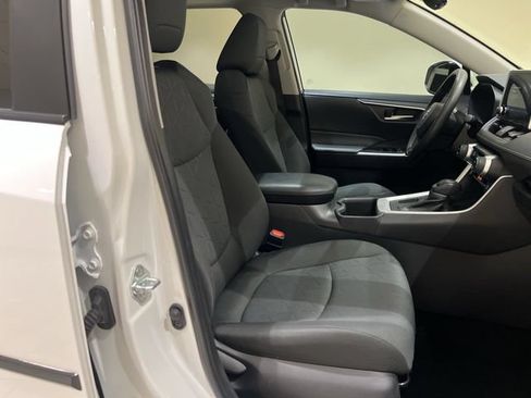 Used 2025 Toyota RAV4 XLE w/ Convenience Package FWD image 25