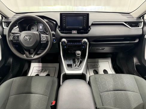 Used 2022 Toyota RAV4 XLE image 4