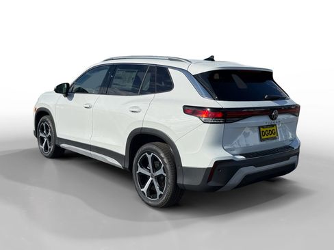 New 2026 Volkswagen Tiguan SE image 3