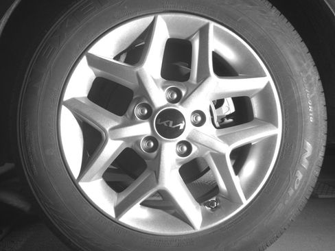 Used 2025 Kia Soul LX w/ LX Technology Package FWD image 14