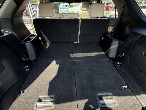 Used 2018 Ford Explorer XLT w/ Equipment Group 202A image 17