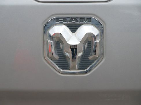 Used 2019 RAM 1500 Laramie image 14